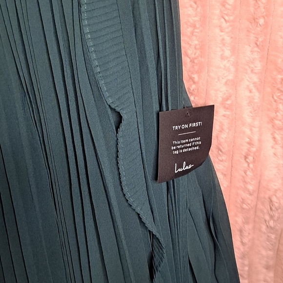 lulu's pleated midi dress v-neckline size S color emerald green - Picture 10 of 16